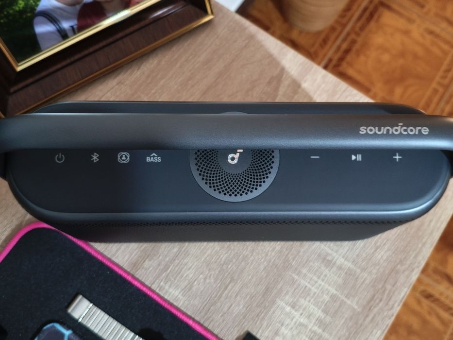 Coluna bluetooth soundcore motion x600