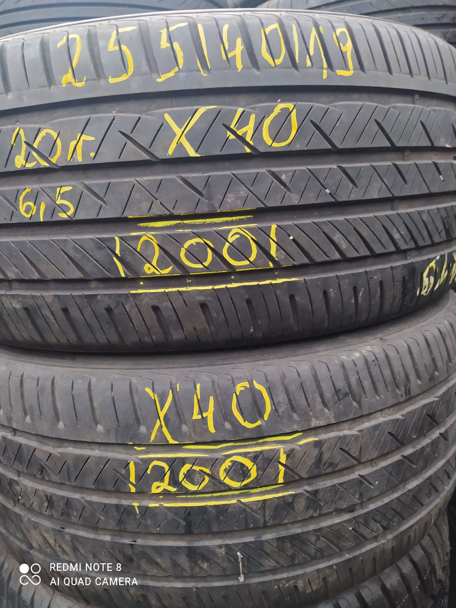 X40 255/40/19 szt 2 laufenn