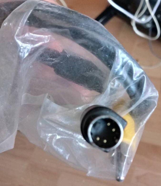 Kabel z wtyczkami dwa razy SVIDEO + CHINCH
