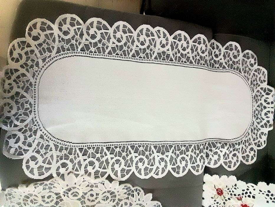 Obrus x 4 zestaw obrusów haftowany obrus