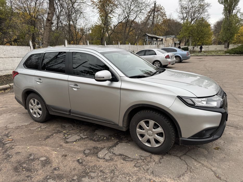 mitsubishi outlander 2020