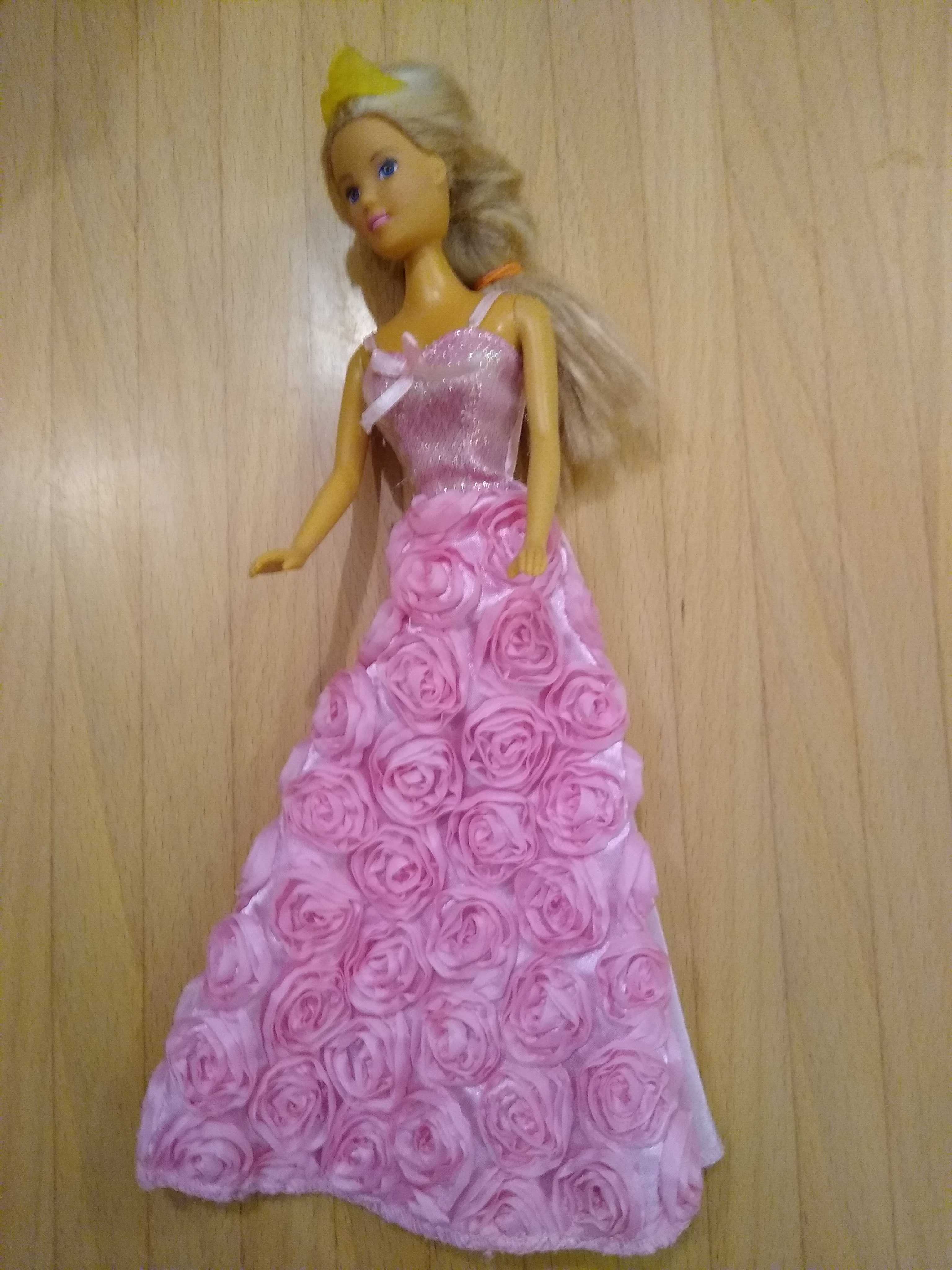 Zestaw 9 lalek Barbie