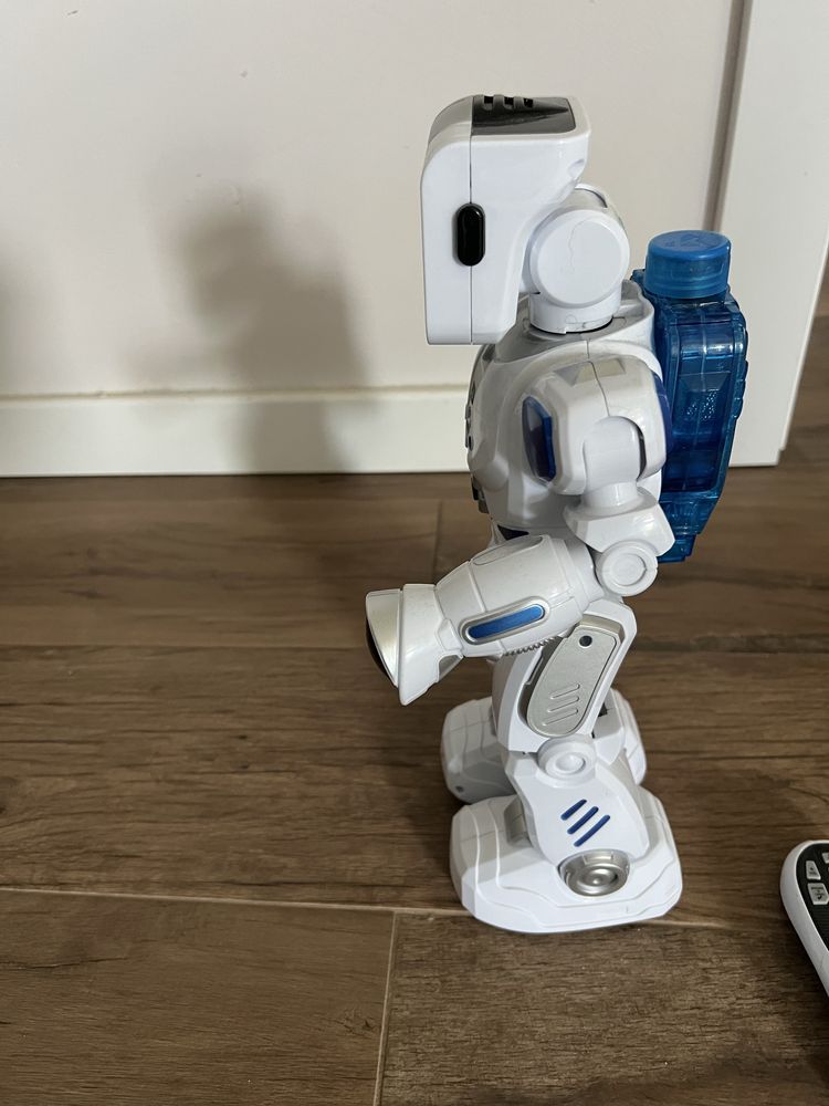 Interaktywny WaterBot Robot na wode