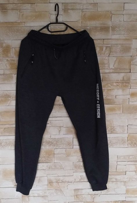 Spodnie dresowe r. 36