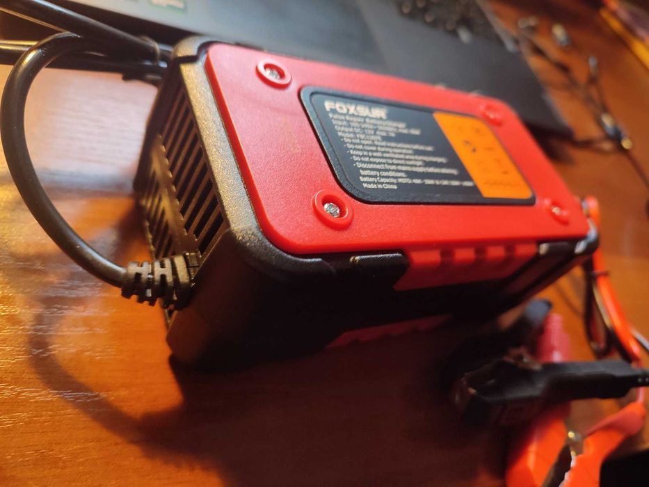 Зарядний пристрій 12В 7А FOXSUR для авто і мото