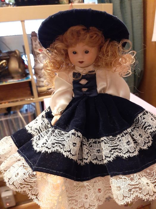 Boneca Porcelana Antiga