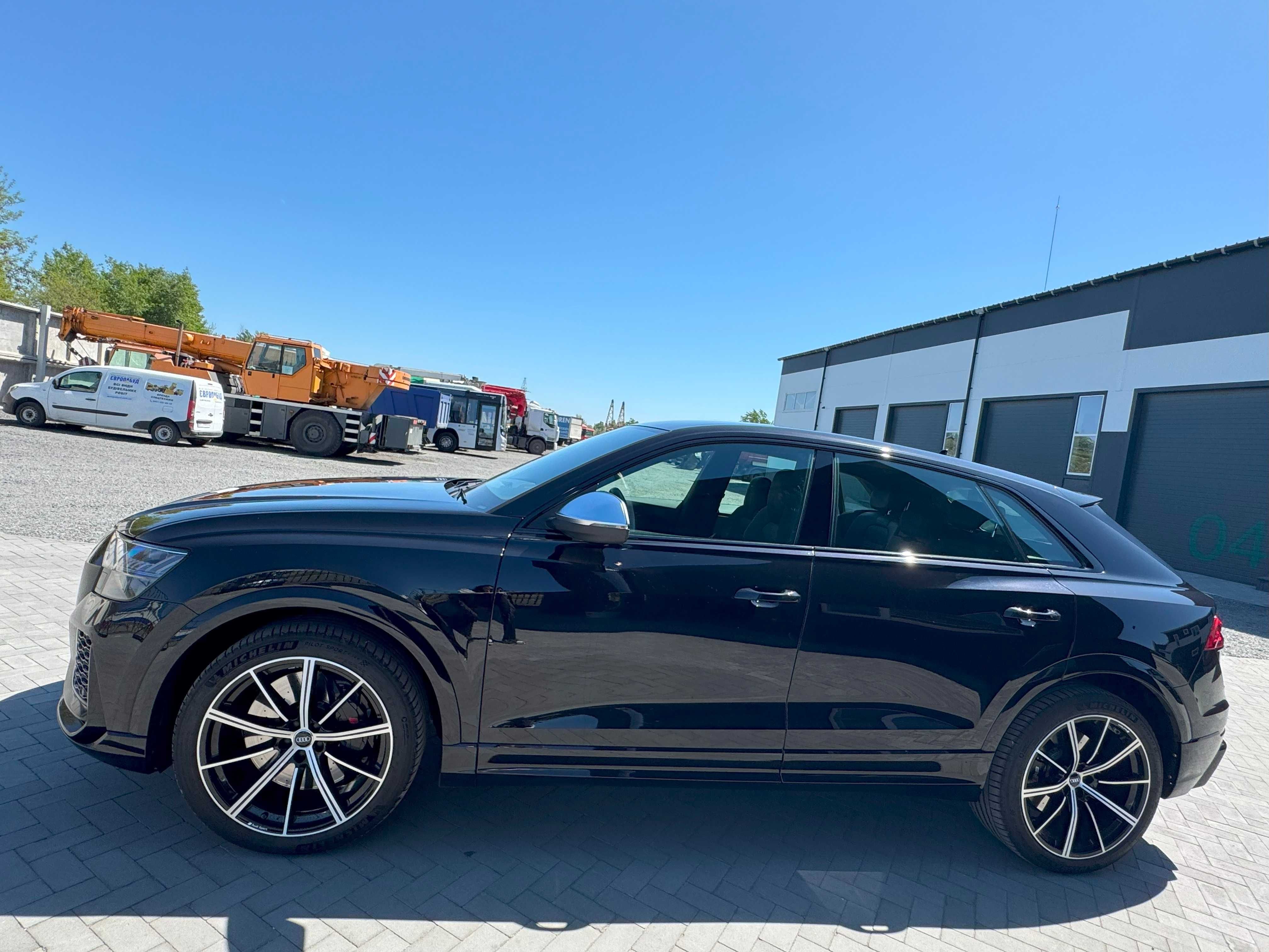 Продаж Audi RS Q8