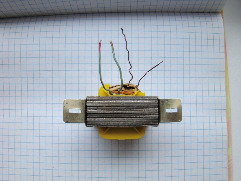 Трансформатор 130В/4,5В Вольт.