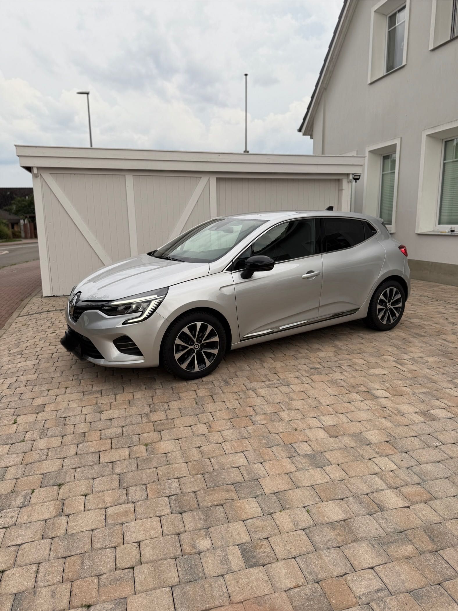 Renault Clio kamera klima bogate wyposażenie