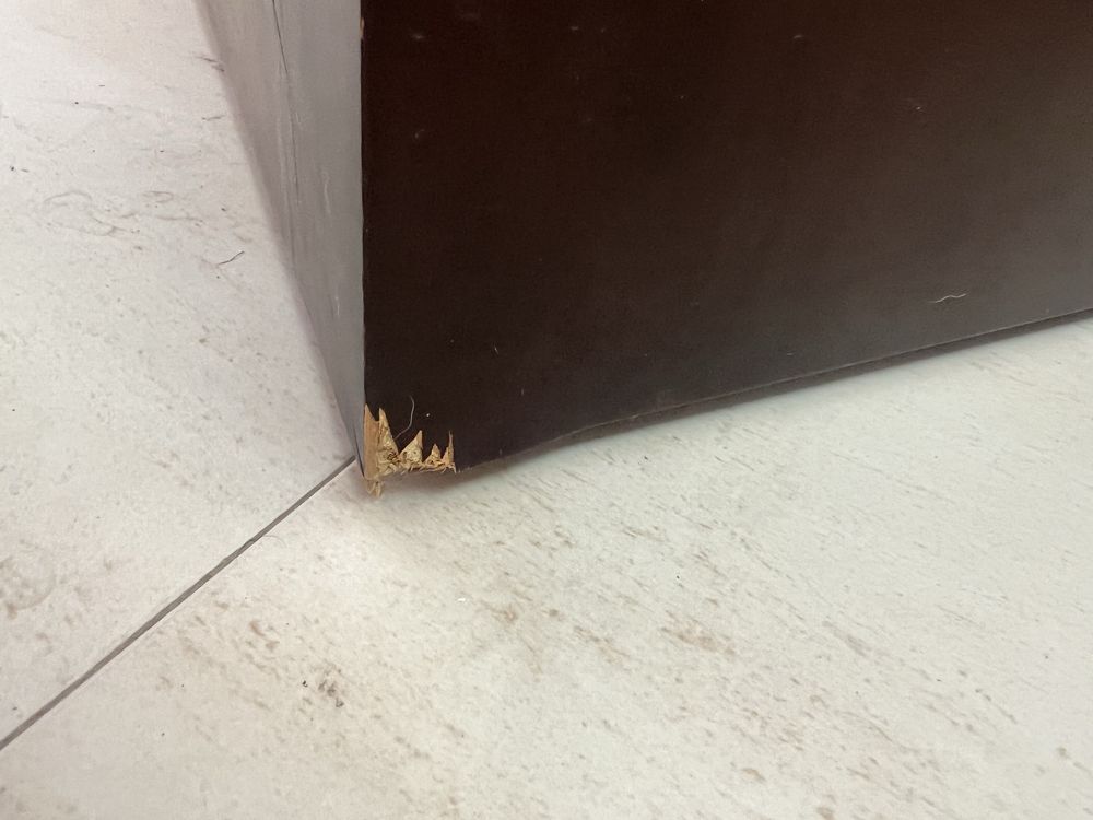 Mesa de apoio castanho escuro