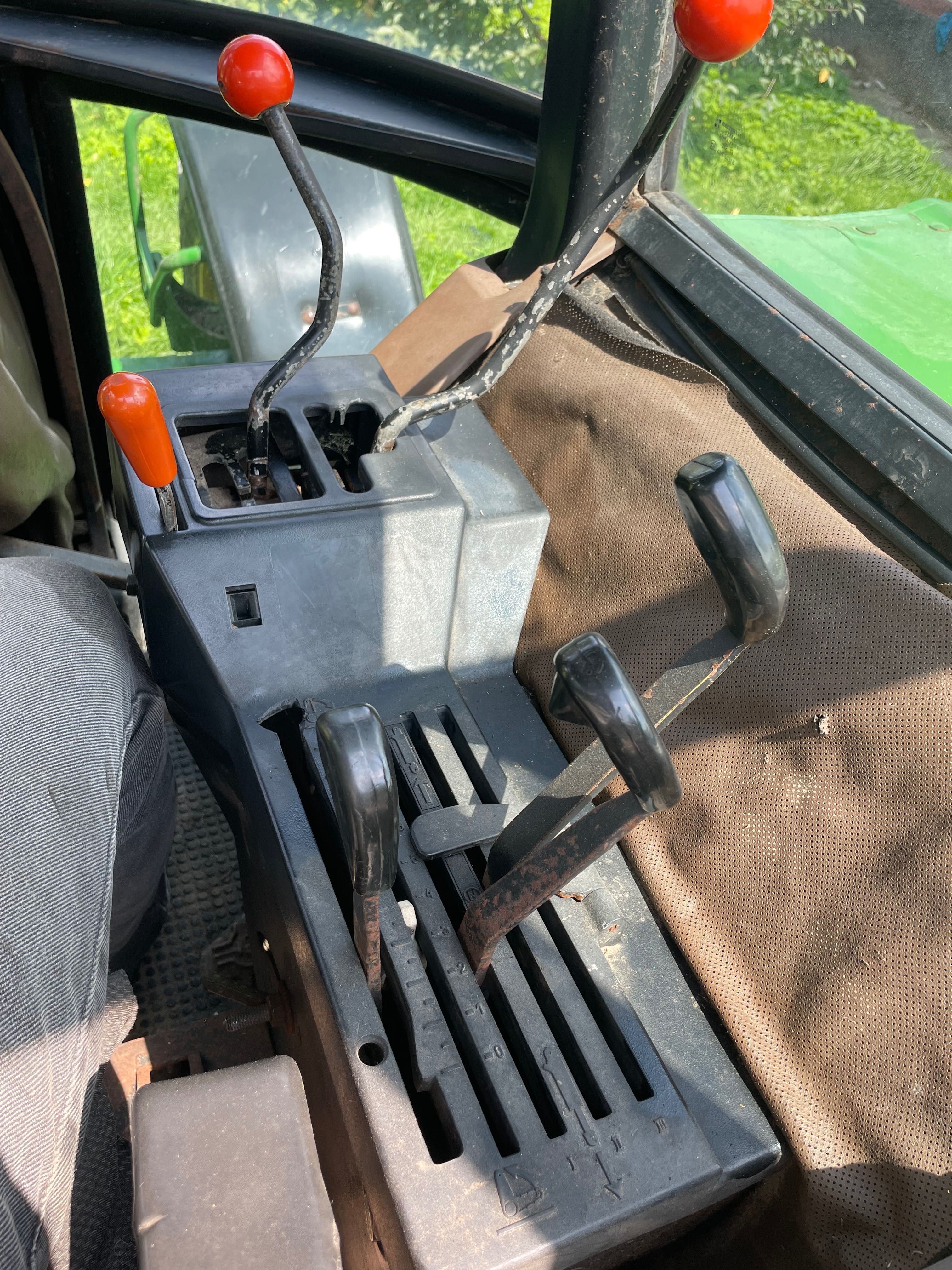 Трактор John Deere 2140