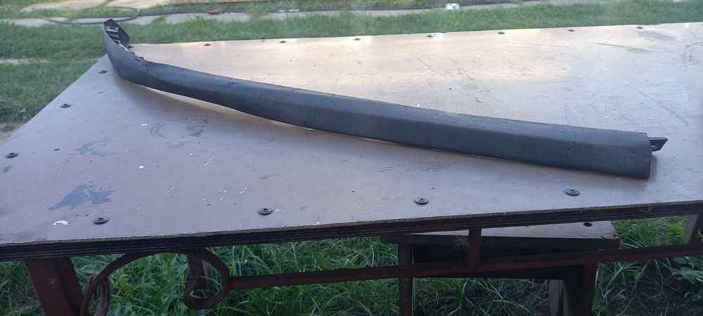 Губа переднего бампера Опель Зефира В