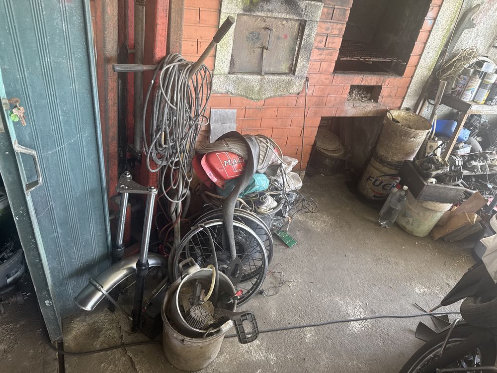 Vario matrial para motorisadas e vaiculos com idade