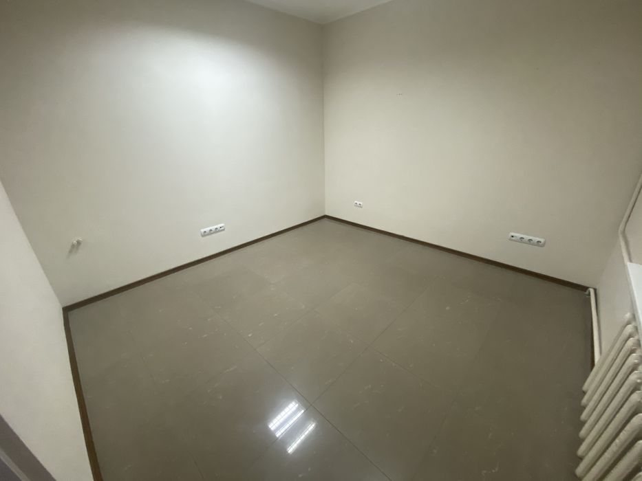 Продам нежитлове приміщення р-н ж/д