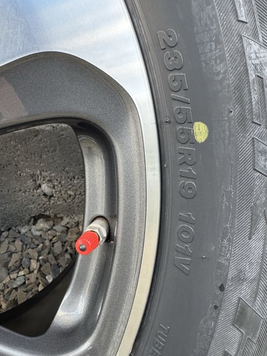 4 оригінальних диски Mercedes R19” з резиною 235/55/19 Bribgestone