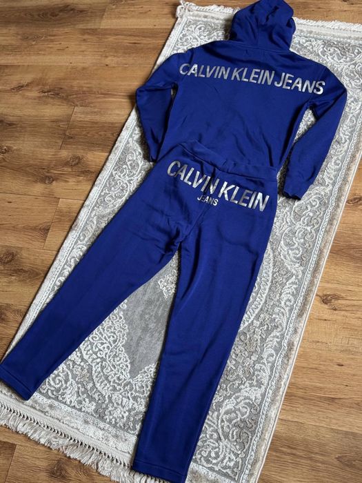 Костюм Calvin Klein Jeans розмір s