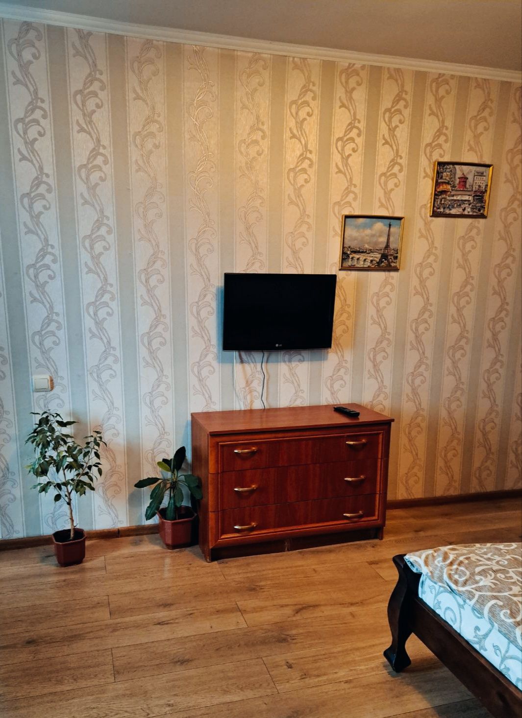 Погодинно або подобово 1-кімн.кв.,Центр.