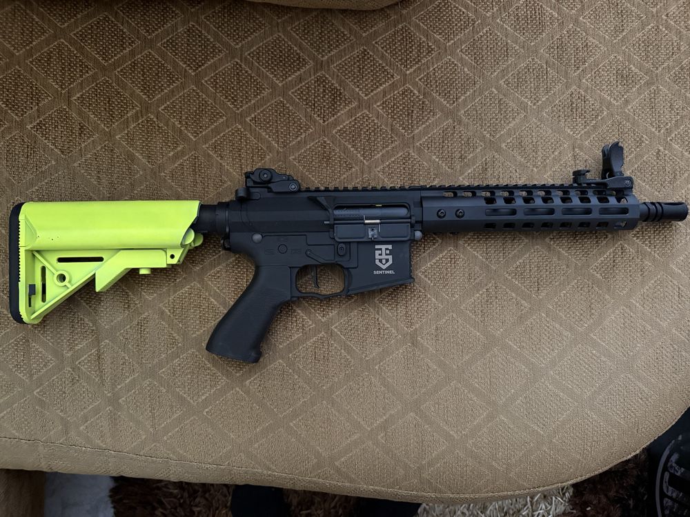 Arma Airsoft Sentinel Rossi M4