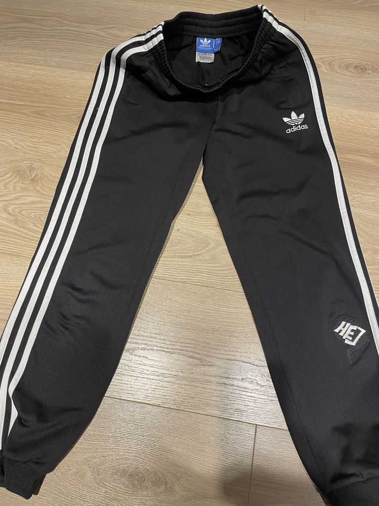 Spodnie dresowe dziewczęce czarne adidas , rozm. 152