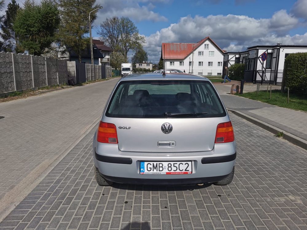 Volkswagen Golf 1.4 benyzna