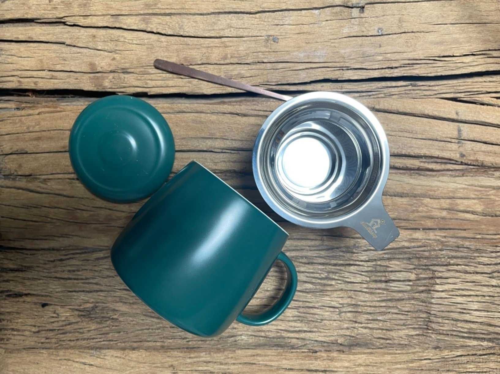 Kubek Ceramiczny do kawy, herbaty z sitkiem, pokrywką i łyżeczką 385ml