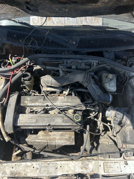 Двигун 2.0 бензин в розборі  Ford Escort мк5 у зборі з навісним абобез