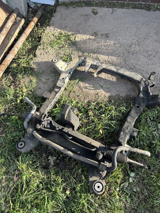 Підрамник передній опель вектра с 2002 року