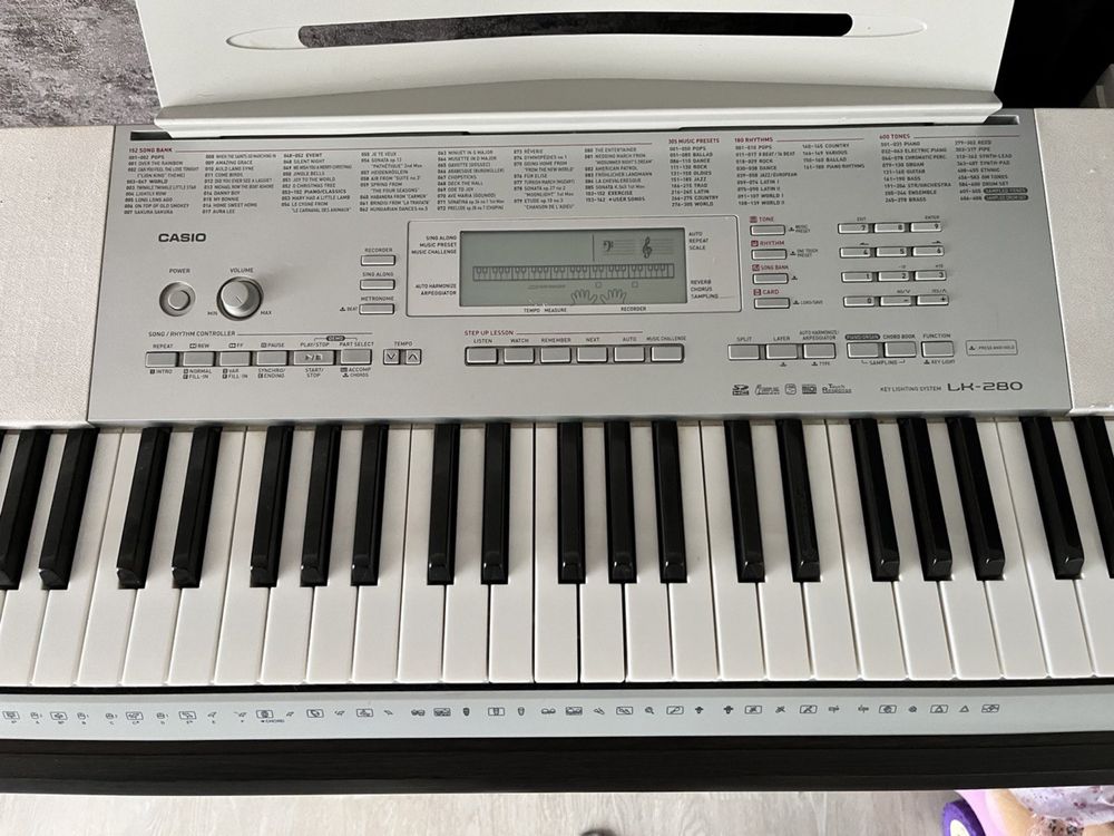 Синтезатор Casio LK-280