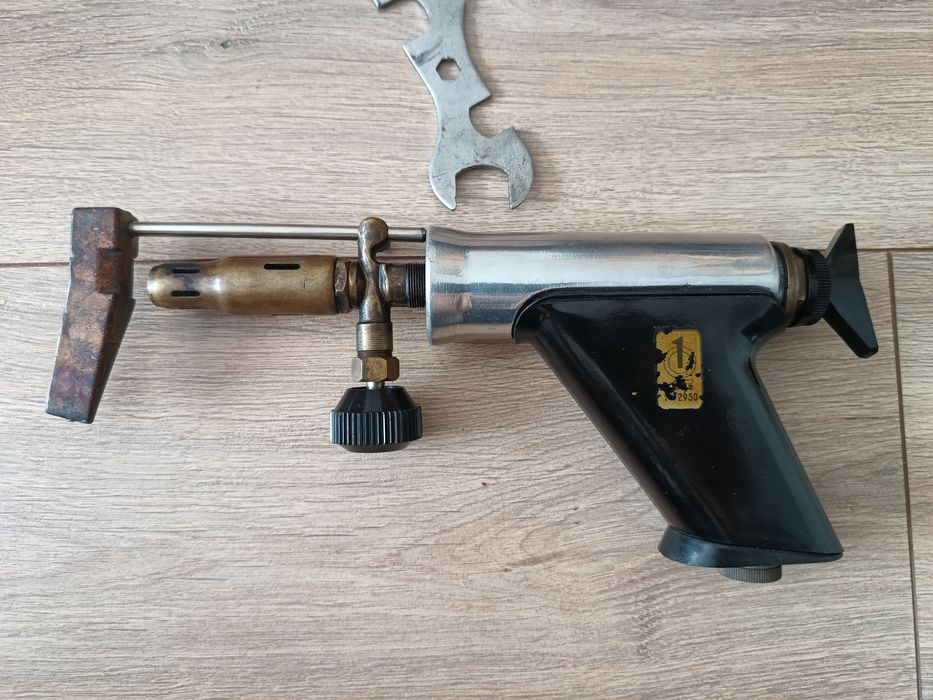 Stary palnik lutlampa na benzynę wschodnie Niemcy BAT 100 - 1