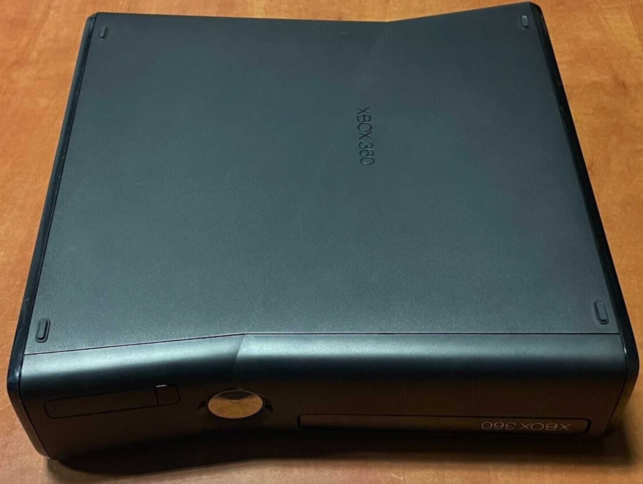 Konsola XBOX 360 S SLIM RGH 3.0 dysk 500 GB Aurora PL FSD 91 Gier