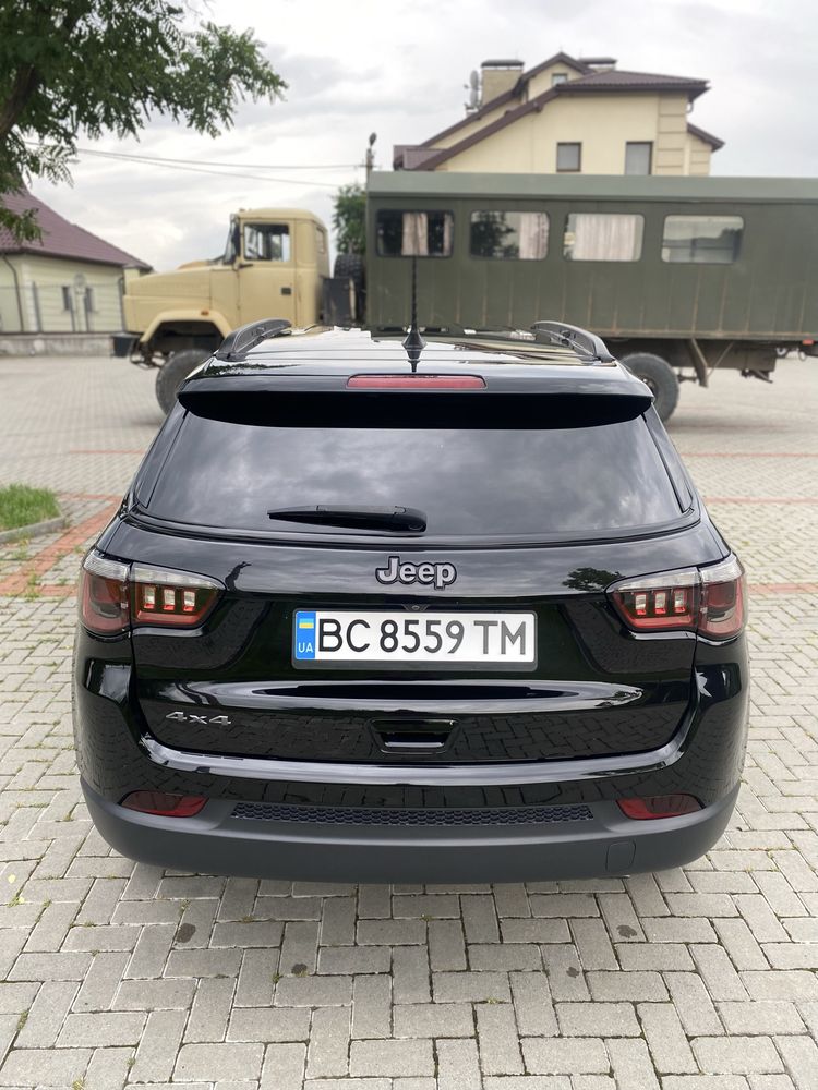 Jeep compass 80th