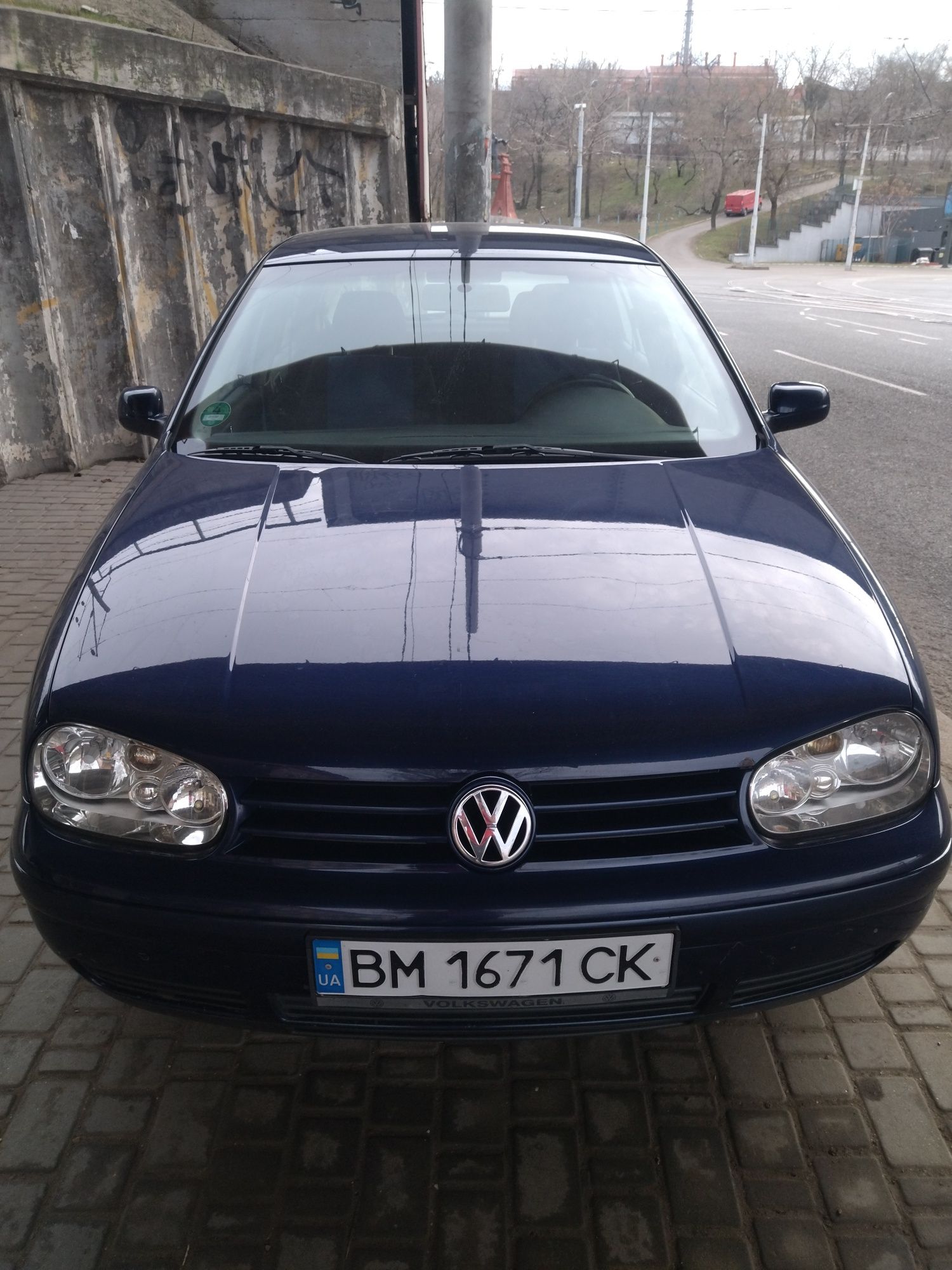 Продам Volkswagen Golf 1.6 16 v