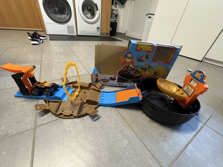 Varias pistas hot wheels