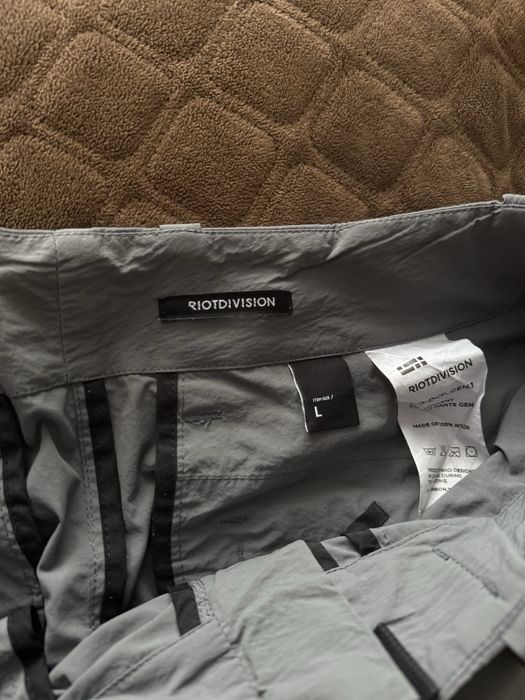 Riotdivision штани