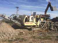 Kruszarka wyburzenia rozbiórki niwelacje terenu gruz beton