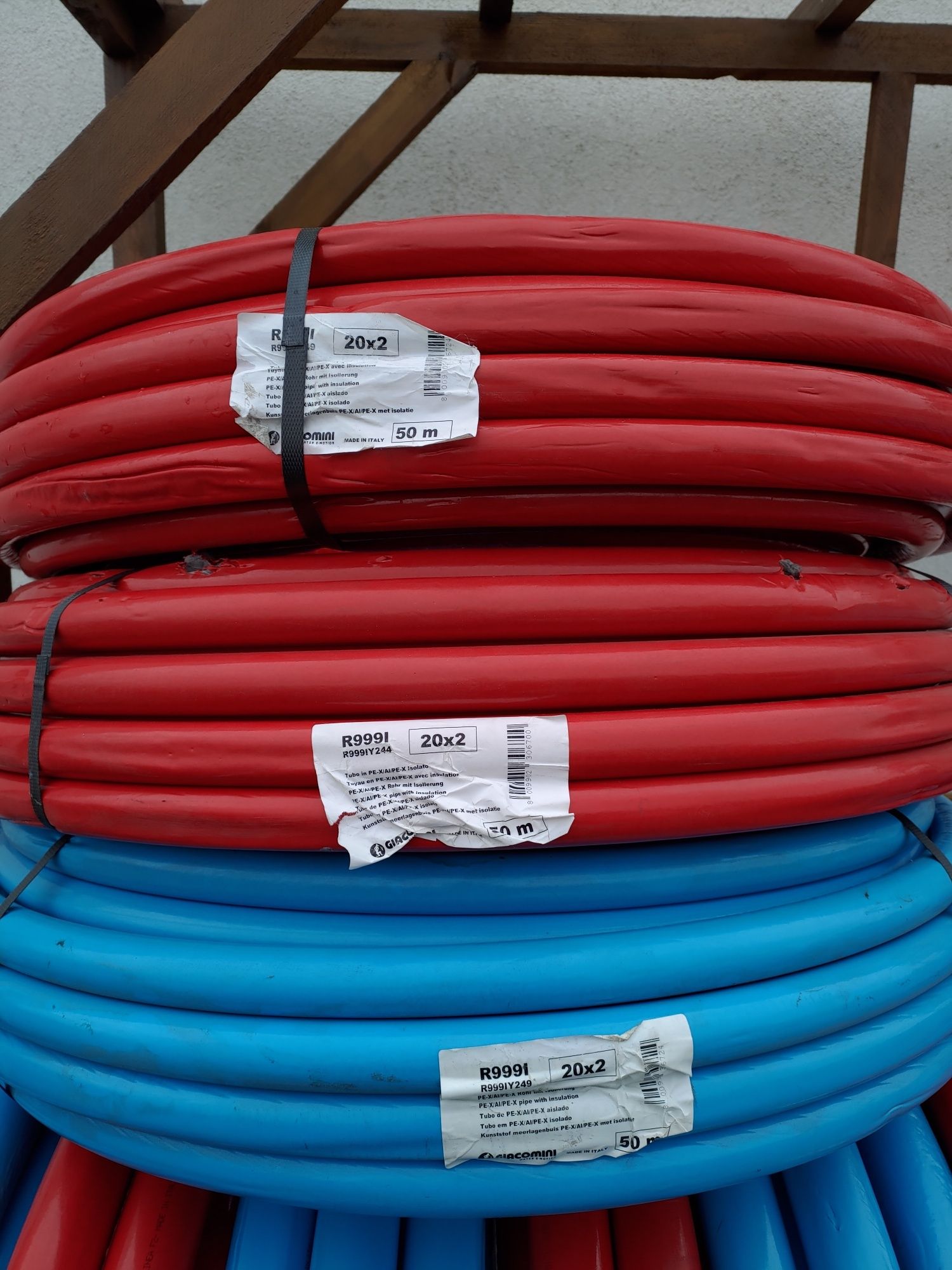 Giacomini rura PE-X/AL/Pex-x w otulinie 20 , 26 ,32
Made in Italy 
Dos