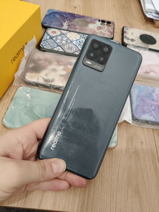 Smartfon realme 8 plus 7 etui