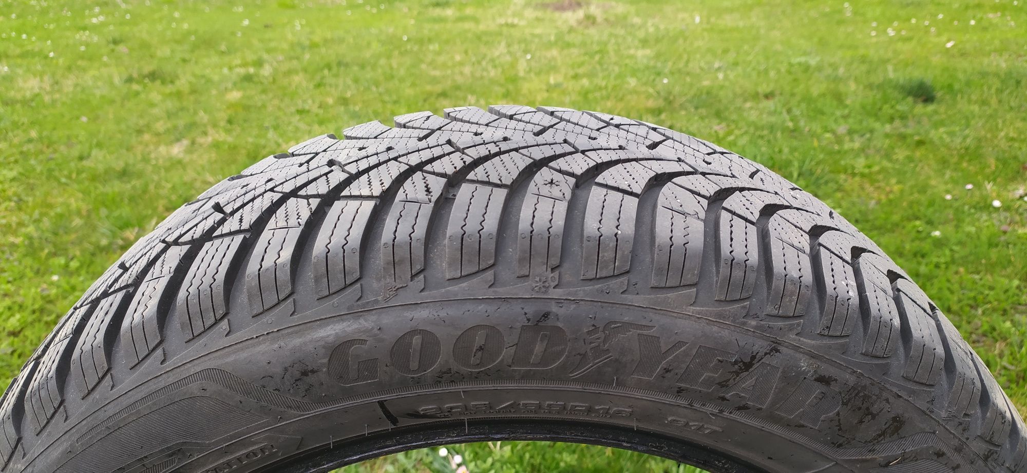 Komplet opon zimowych Goodyear Ultragrip 9+. 205/55/r16. 2020.