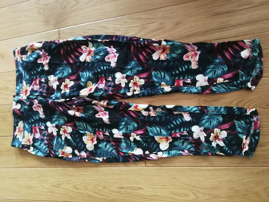 Spodnie Cropp jak nowe