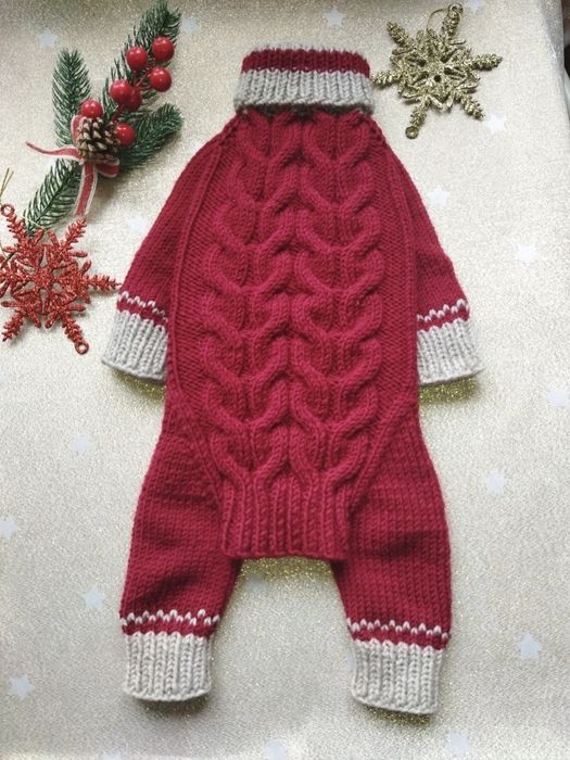 Шапочки комбинезоны свитера жилеты платье для собак