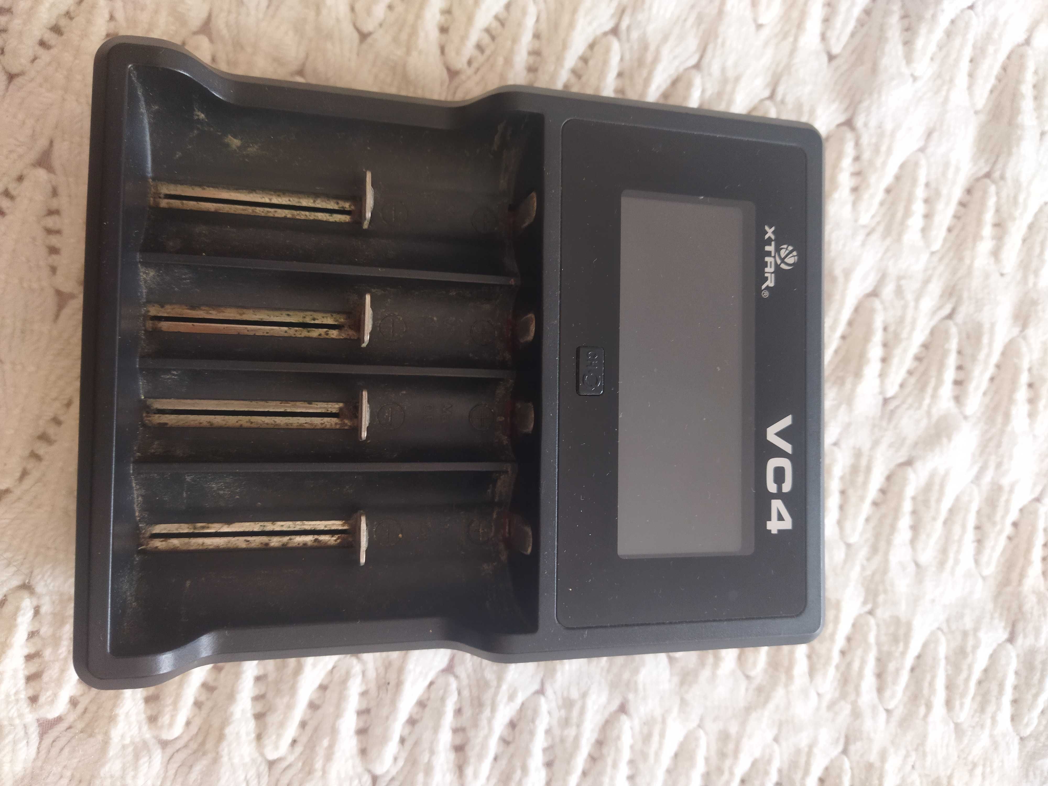 XTAR VC4 Carregador Universal com LCD