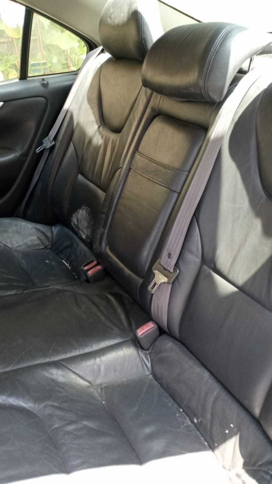 Volvo S60 T5 com junta da colaça queimada.