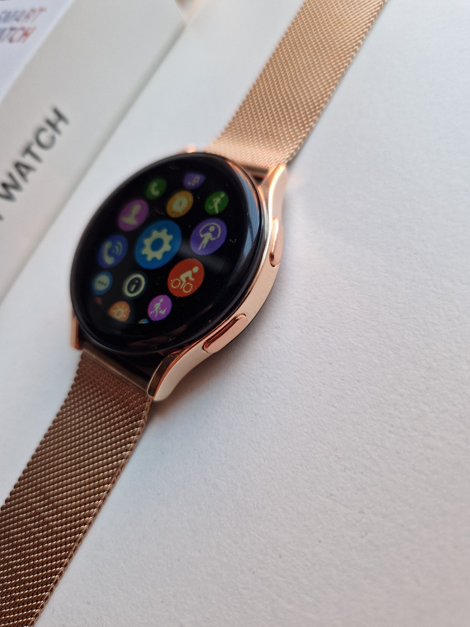 Smartwatch złoty okrągły 4gen, pełny komplet