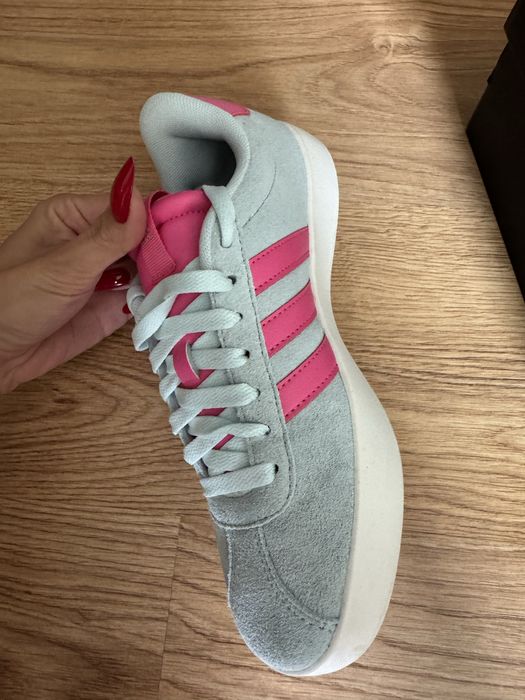 Кросівки adidas 38 розмір нові