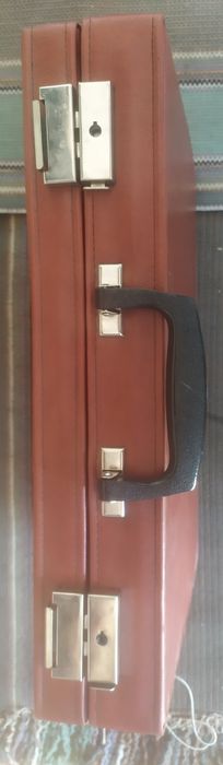 Чемодан дипломат