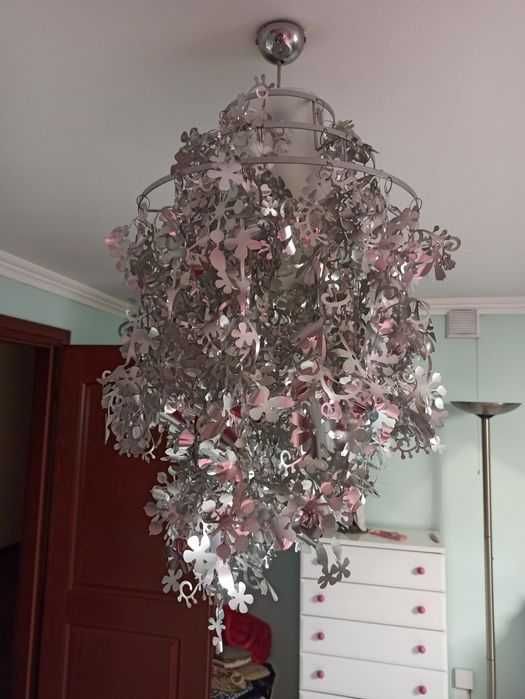 żyrandol lampa sufitowa srebrna duża zwisająca nowoczesna efektowna