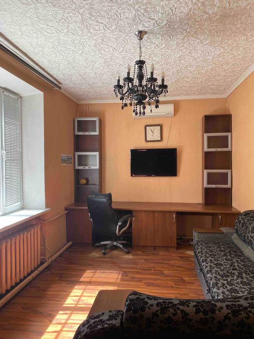 продам 2-х кімнатну квартиру на Червоной