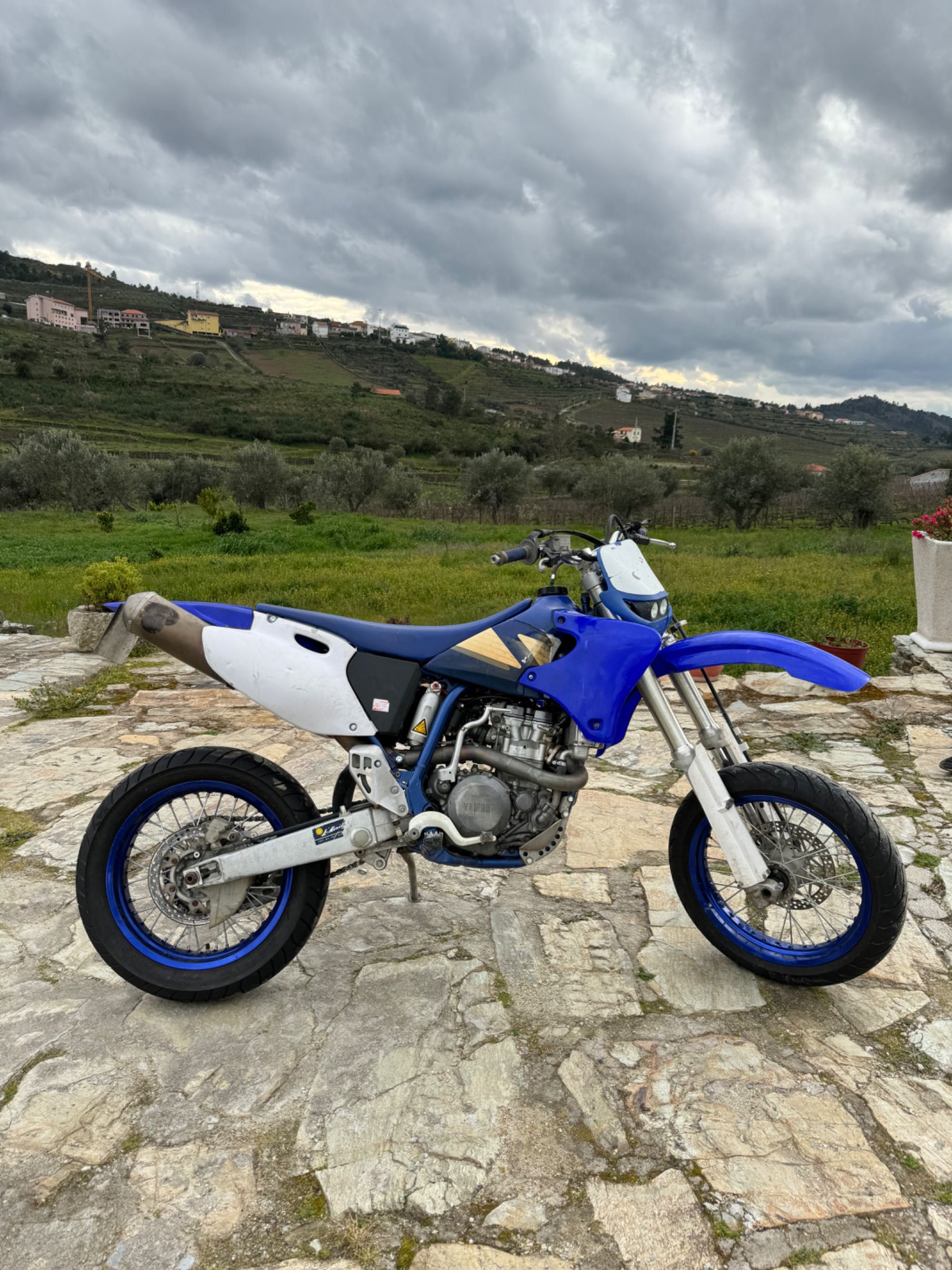 WR 400F supermotard