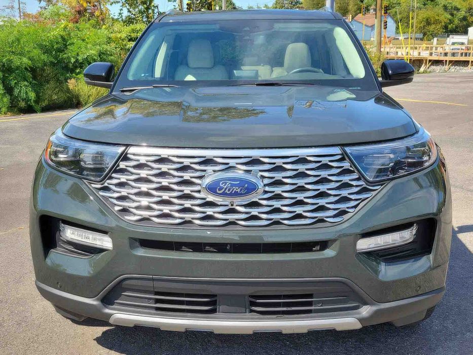 Ford Explorer Platinum      2022
