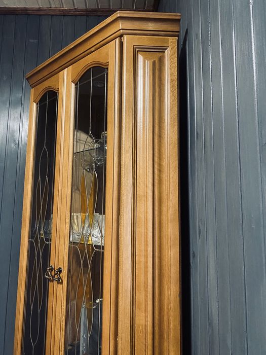 Сервант вітрина дерев’яна з Італії